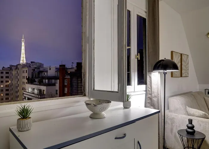 Apartment 529 Lowendal Paris