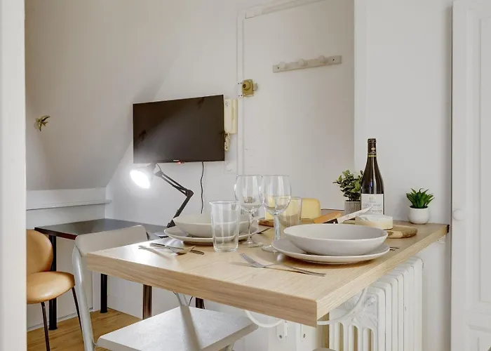 529 Lowendal פריז