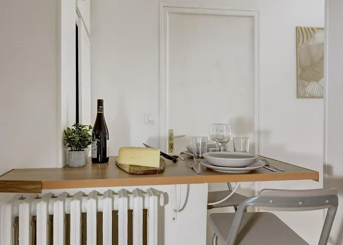 529 Lowendal Apartment